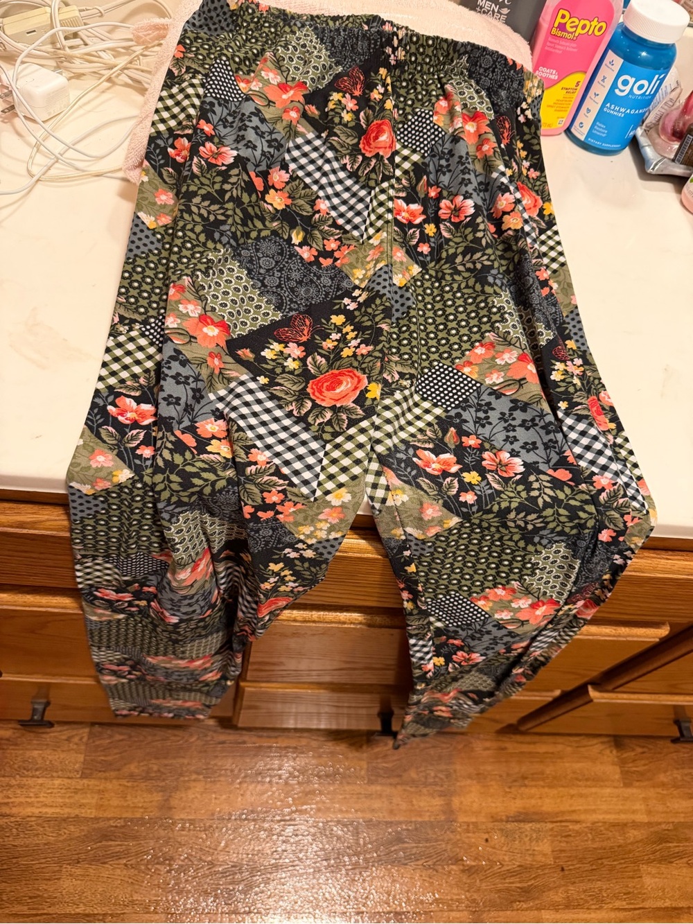 Floral Patchwork Print Elastic Waist Pants - one size plus leggings